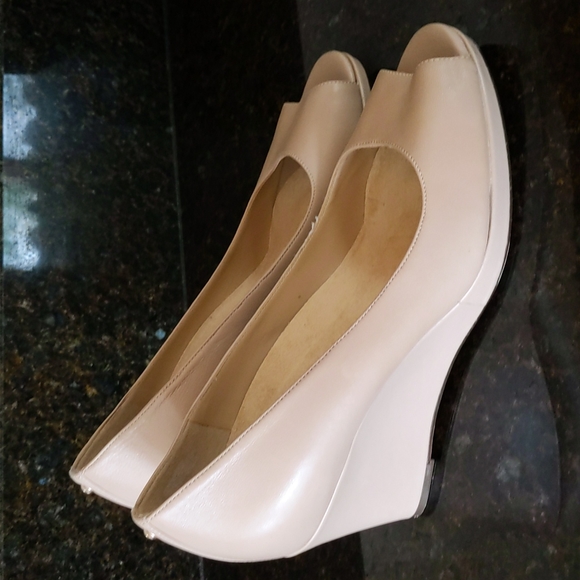Naturalizer Shoes - Naturalizer Olivia Leather Peep Toe Wedge 8M Nude